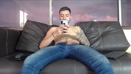 adam_demos  03-02-2022